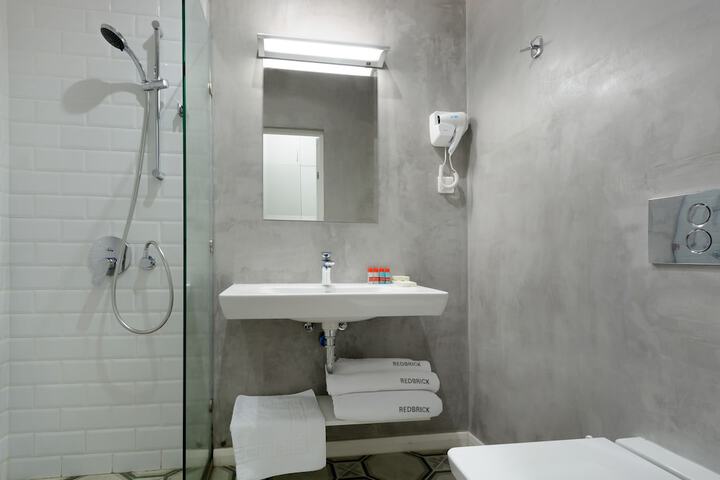 Room 7 of 69