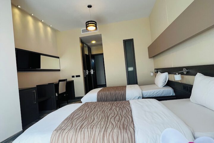 Room 18 of 43