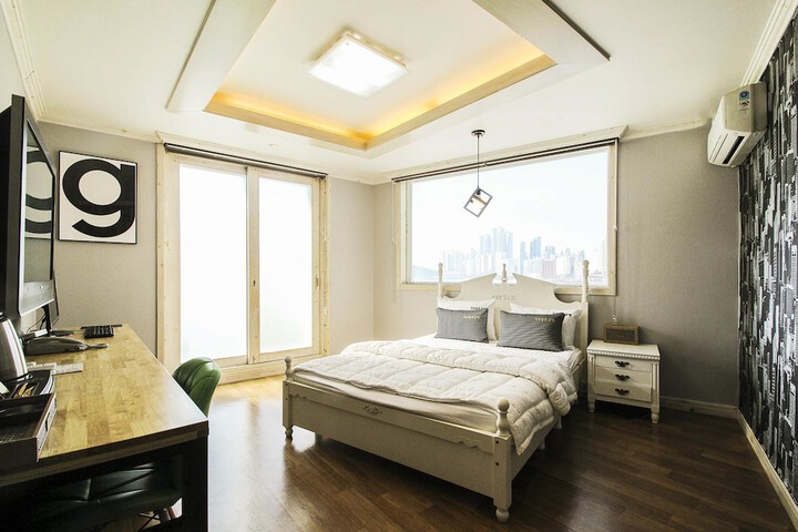 Room 34 of 41