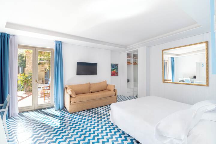 Room 53 of 171