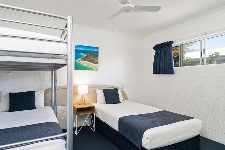 Room 12 of 87