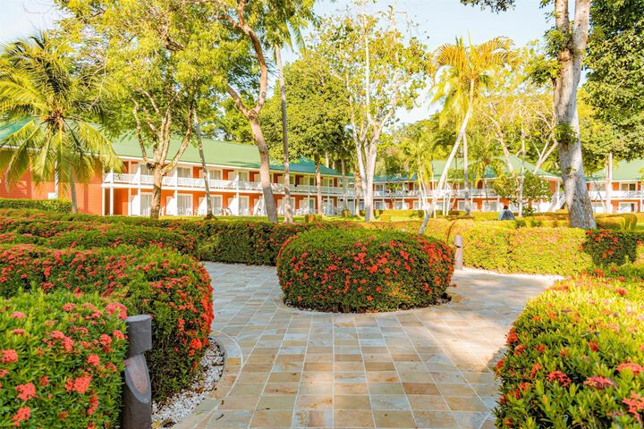 Hotel Exterior 148 of 154