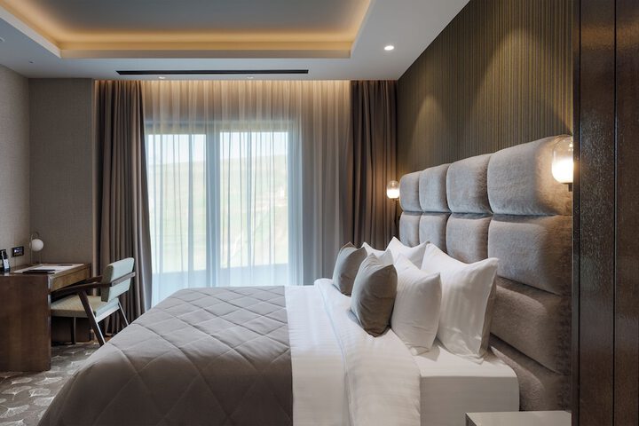 Room 4 of 51