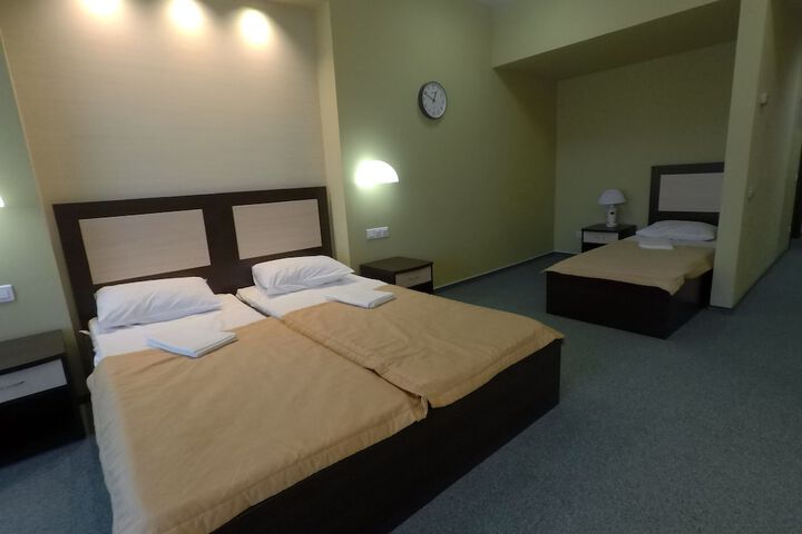 Room 12 of 50