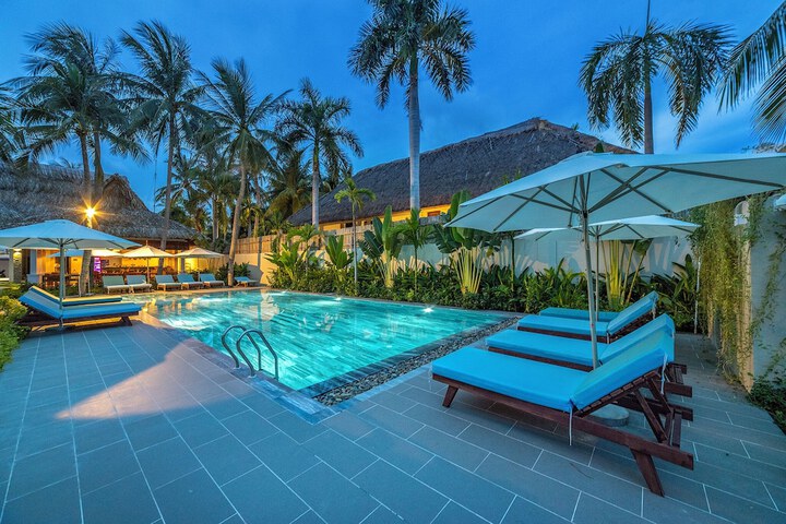 Pool 56 of 78