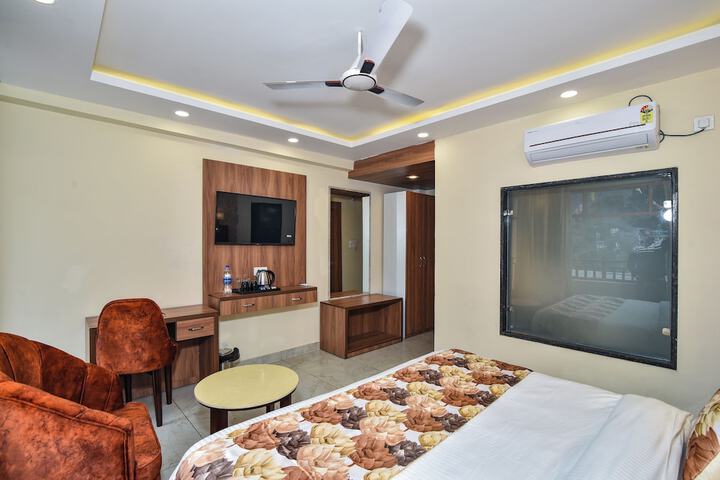 Room 15 of 80