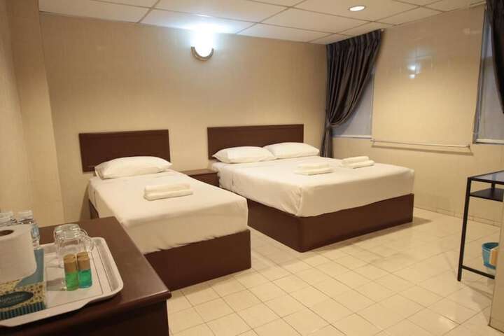 Room 8 of 22