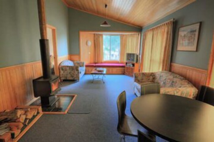 Room 106 of 195