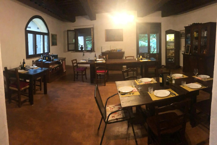 Dining 20 of 21