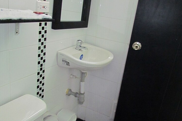Room 44 of 59