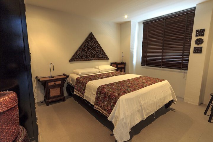 Room 18 of 272