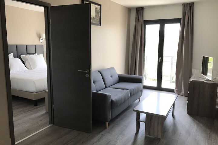 Room 9 of 66
