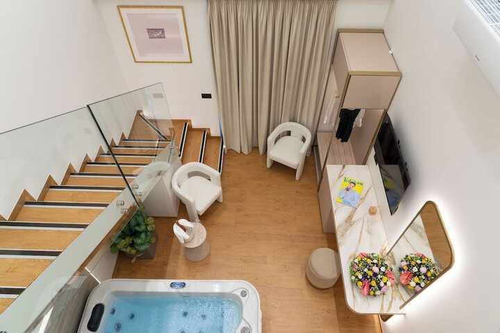 Room 30 of 60