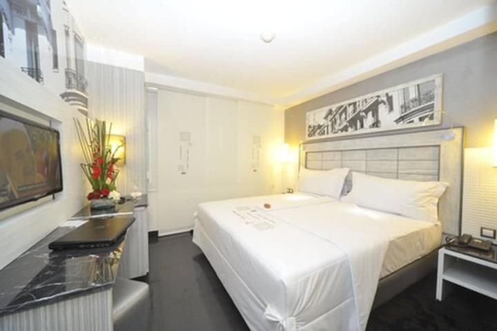 Room 7 of 17