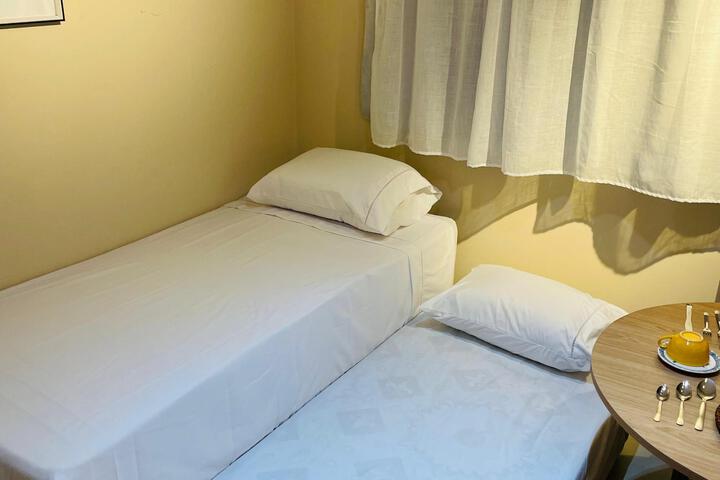 Room 1 of 48