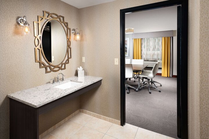 Room 32 of 53