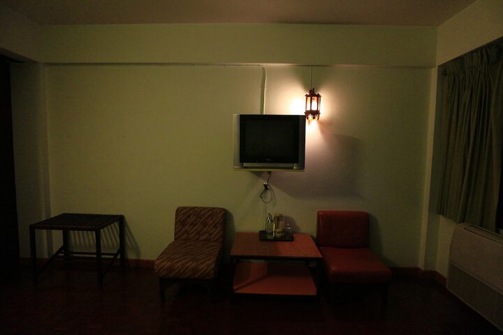 Room 17 of 39