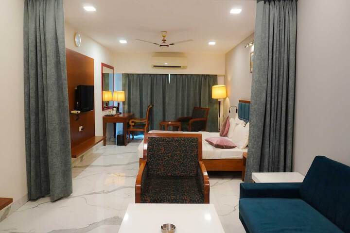 Room 10 of 20