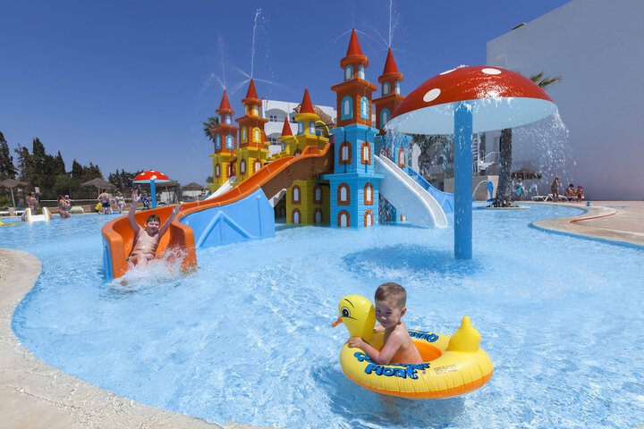 Hotel with Pool