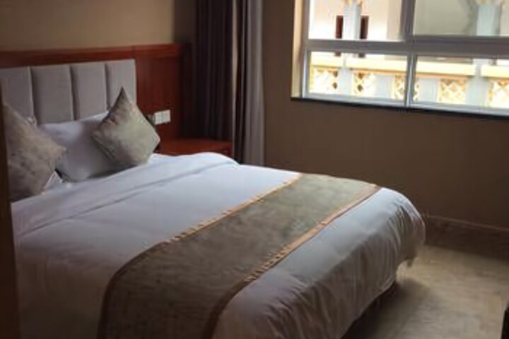 Room 2 of 9