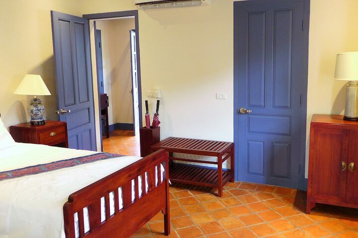 Room 8 of 108