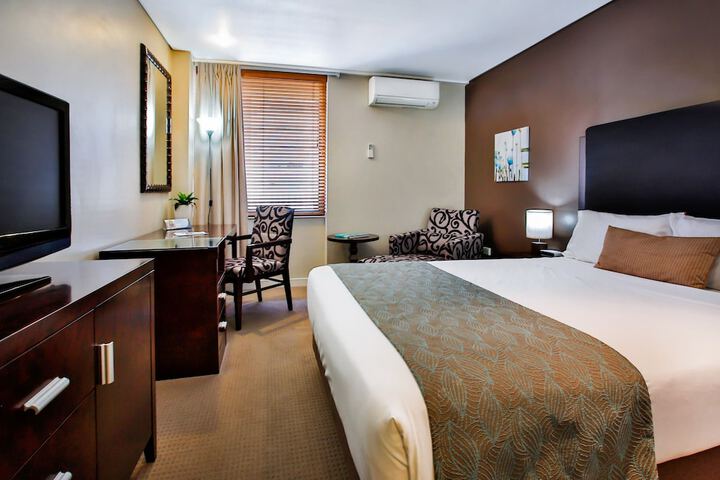 Room 10 of 34