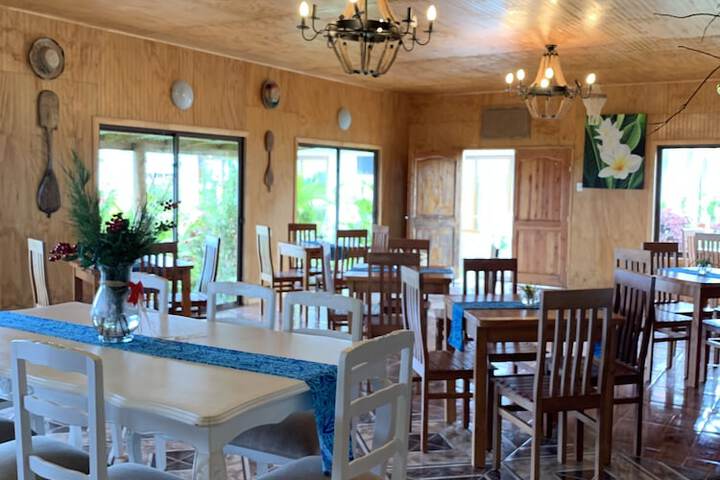 Dining 112 of 157