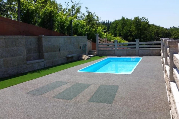 Pool 11 of 21