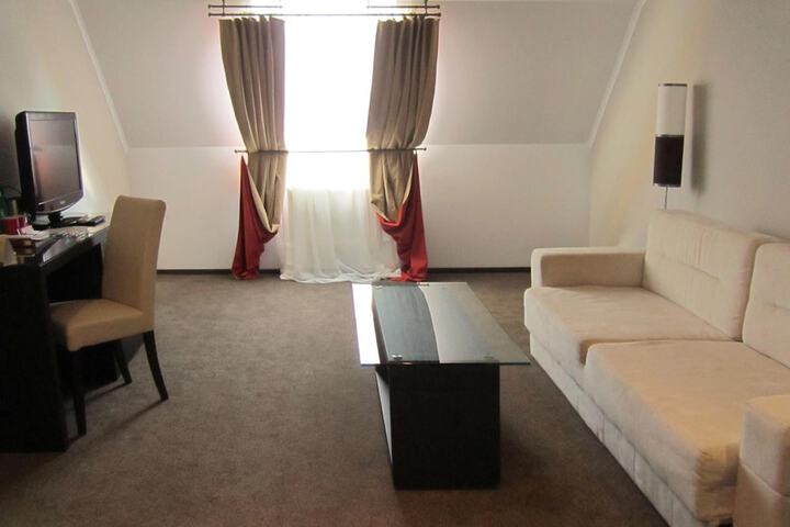 Room 32 of 63