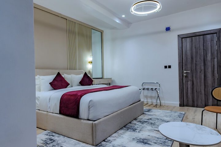 Room 10 of 36