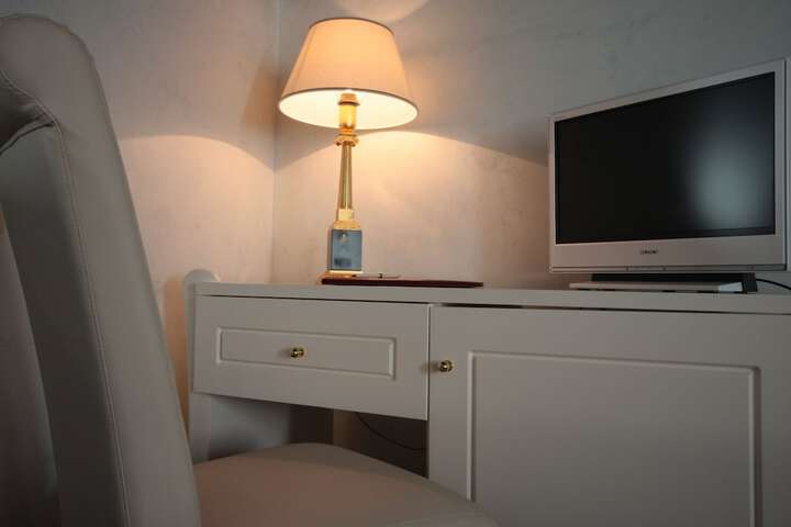 Room 26 of 61