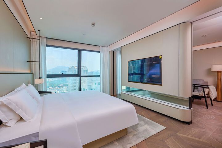 Room 4 of 24