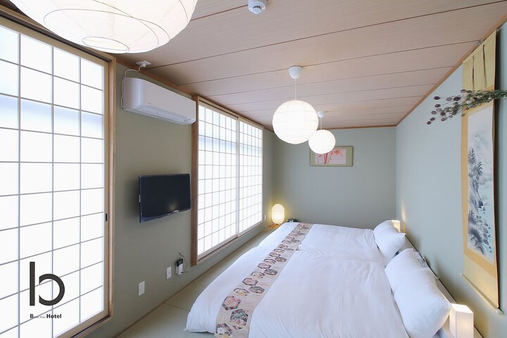 Room 33 of 219