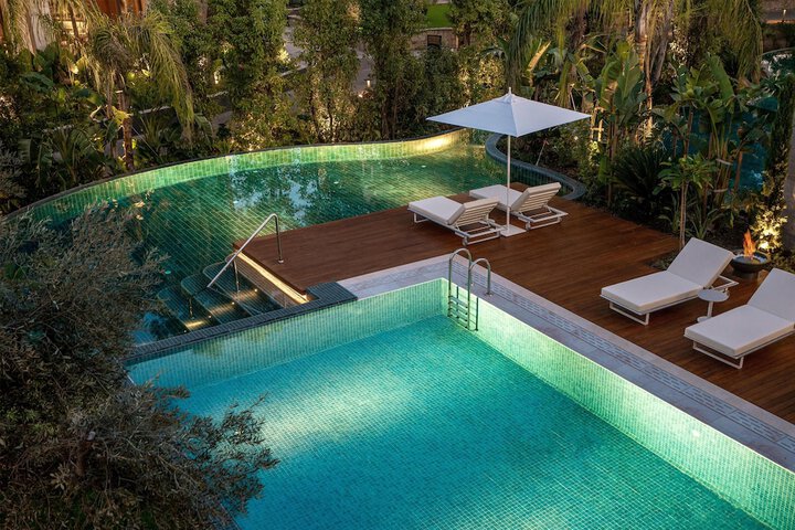 Pool 60 of 111