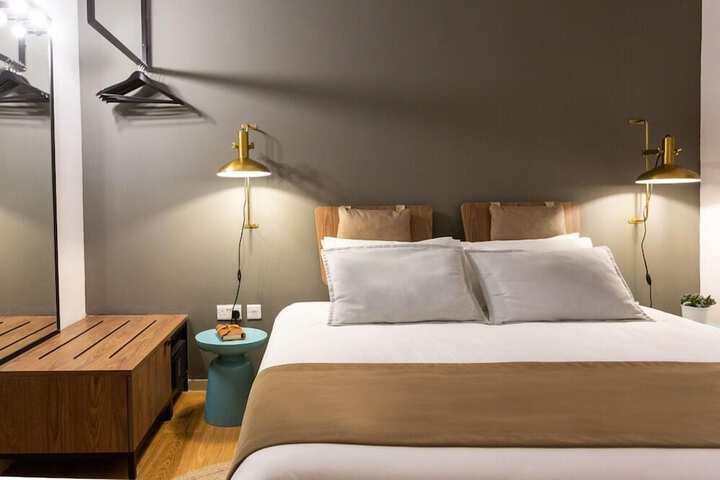 Room 3 of 10
