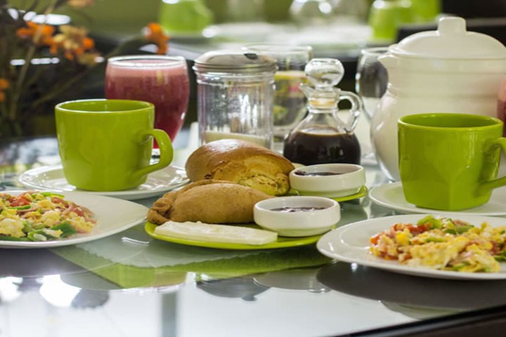 Breakfast/Coffee Service 28 of 38