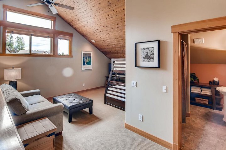 Room 8 of 31