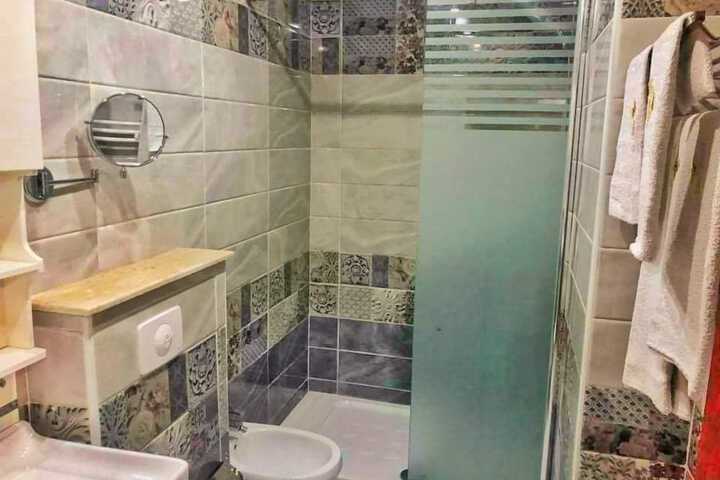 Room 7 of 22