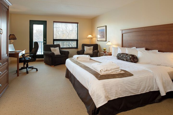 Room 8 of 38