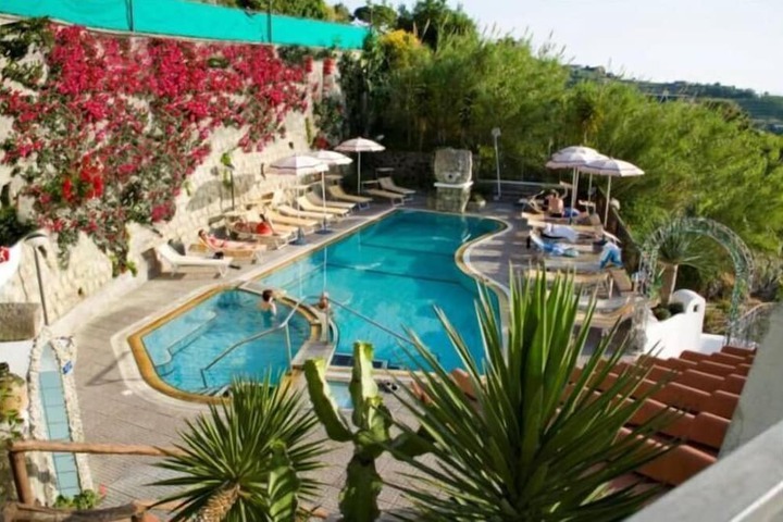 Pool 16 of 30