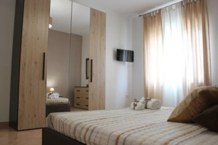 Room 15 of 33