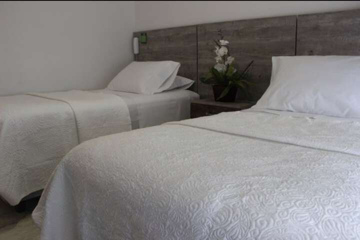 Room 4 of 18