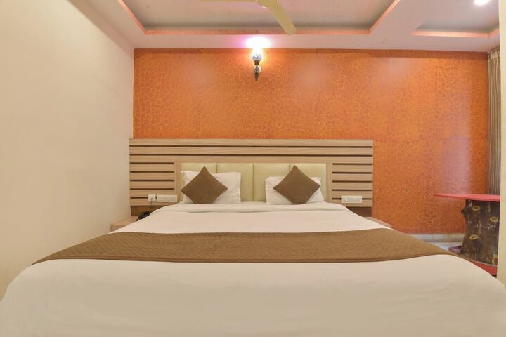 Room 7 of 24