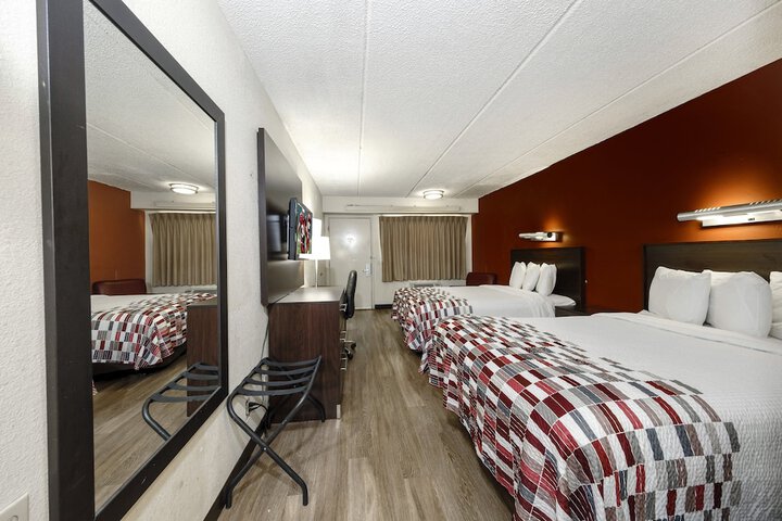 2 Double Beds (3 of 6)