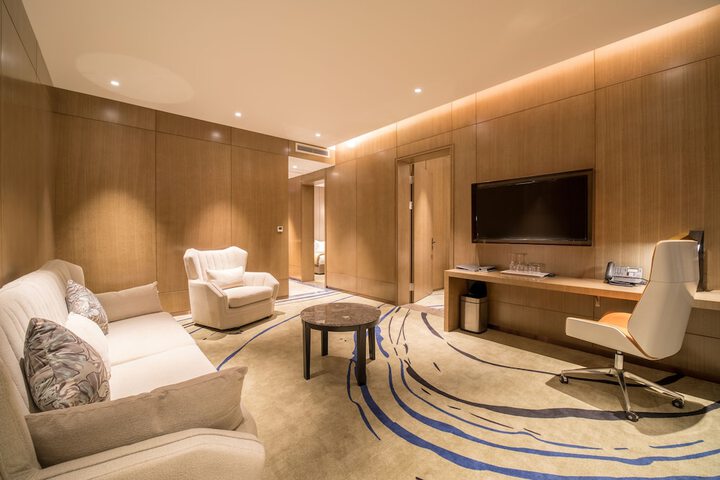 Room 18 of 36