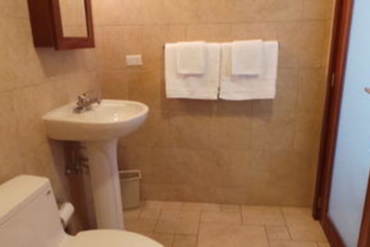 Room 2 of 20