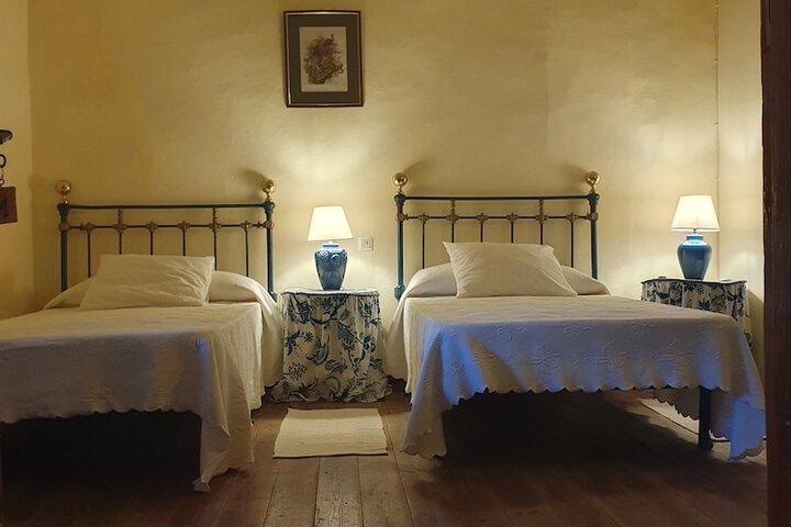 Room 4 of 26