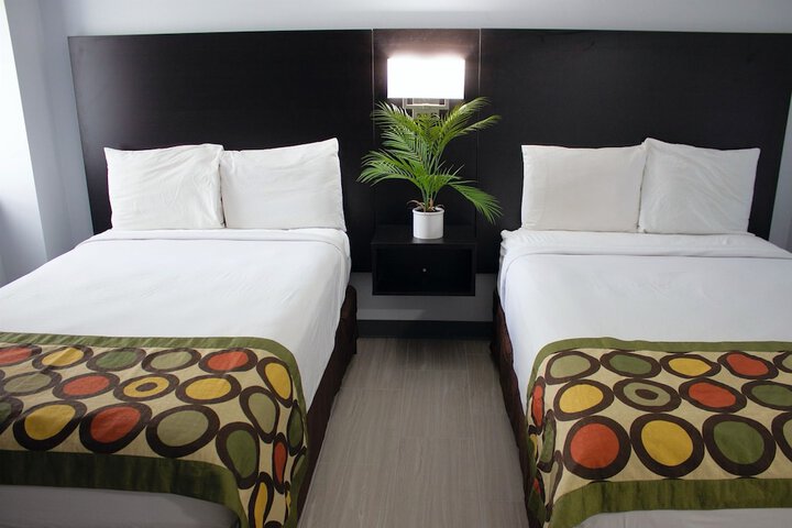 Ocean Front Suite Lower Floor Sleeps 6 (21 of 28)