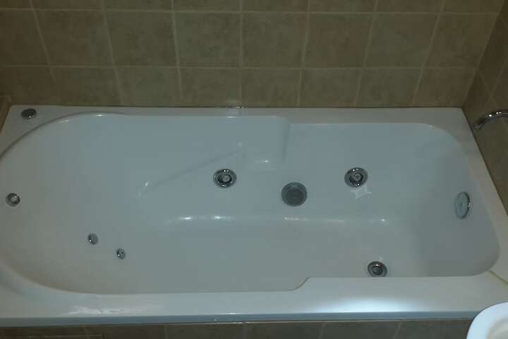 Hot Tub 55 of 95
