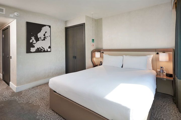 Room 25 of 113